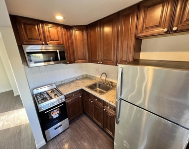212 12th Avenue - Photo Thumbnail 5