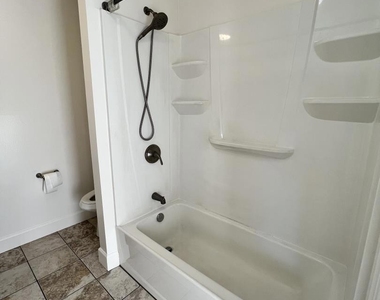 212 12th Avenue - Photo Thumbnail 9