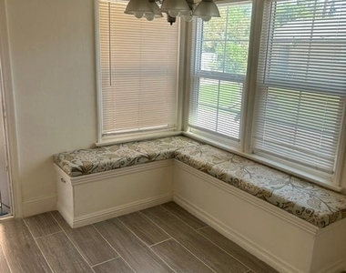 5056 Woodman Avenue - Photo Thumbnail 25