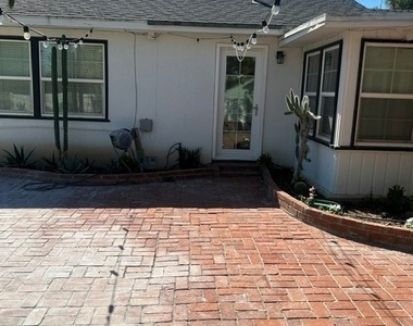 5056 Woodman Avenue - Photo Thumbnail 35