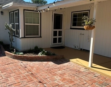5056 Woodman Avenue - Photo Thumbnail 34