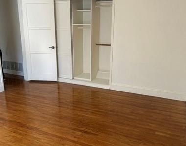 5056 Woodman Avenue - Photo Thumbnail 21