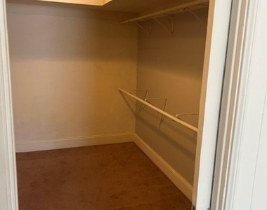 5056 Woodman Avenue - Photo Thumbnail 30