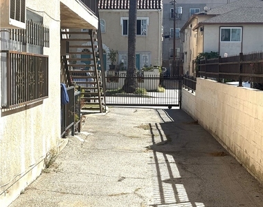 507 N Serrano Avenue - Photo Thumbnail 21