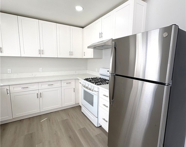 507 N Serrano Avenue - Photo Thumbnail 8