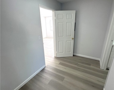 507 N Serrano Avenue - Photo Thumbnail 10