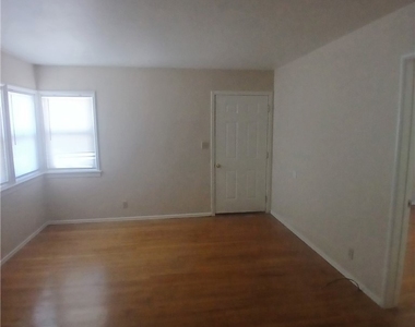 8507 Fontana Street - Photo Thumbnail 3