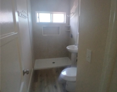 8507 Fontana Street - Photo Thumbnail 4