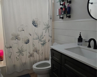 9168 Espada Avenue - Photo Thumbnail 10