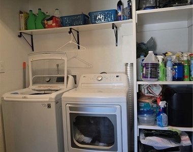 9168 Espada Avenue - Photo Thumbnail 7
