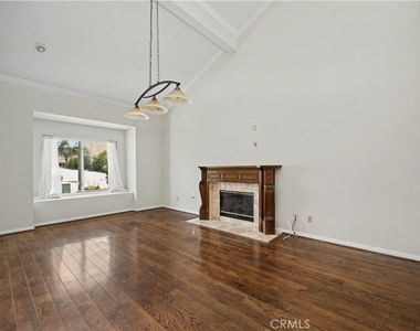 6107 Meadow Lark Drive - Photo Thumbnail 4