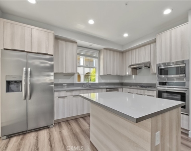 501 W Foothill Boulevard - Photo Thumbnail 6