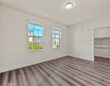 501 W Foothill Boulevard - Photo Thumbnail 25