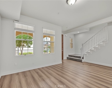 501 W Foothill Boulevard - Photo Thumbnail 15