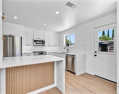 905 Arwin Street - Photo Thumbnail 9