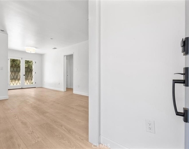 905 Arwin Street - Photo Thumbnail 1