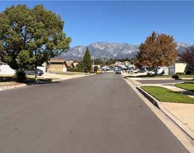 8394 Comet Street - Photo Thumbnail 13