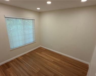 8394 Comet Street - Photo Thumbnail 9