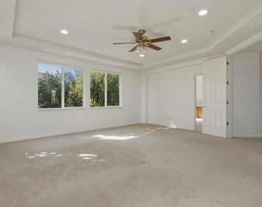 370 Dante Ct - Photo Thumbnail 20