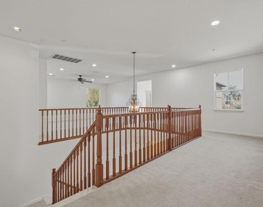 370 Dante Ct - Photo Thumbnail 16