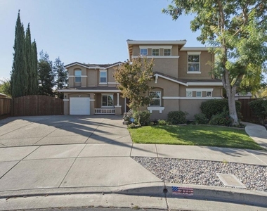 370 Dante Ct - Photo Thumbnail 2