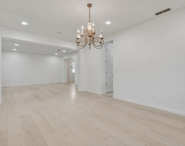 370 Dante Ct - Photo Thumbnail 6