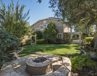 370 Dante Ct - Photo Thumbnail 33