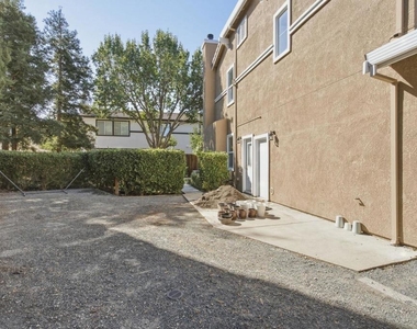 370 Dante Ct - Photo Thumbnail 29
