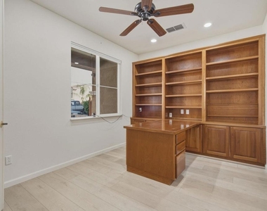 370 Dante Ct - Photo Thumbnail 7