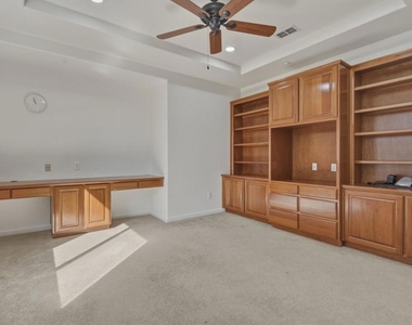 370 Dante Ct - Photo Thumbnail 8