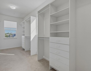370 Dante Ct - Photo Thumbnail 27