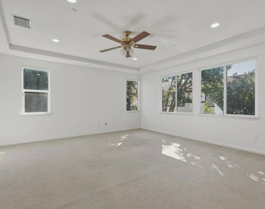 370 Dante Ct - Photo Thumbnail 19