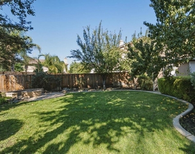 370 Dante Ct - Photo Thumbnail 30
