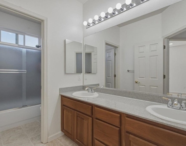 370 Dante Ct - Photo Thumbnail 23