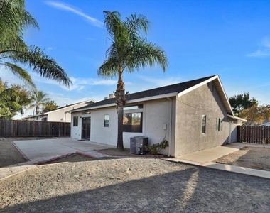 5055 Teixeira Way - Photo Thumbnail 6