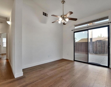 5055 Teixeira Way - Photo Thumbnail 11