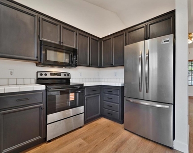 5055 Teixeira Way - Photo Thumbnail 4