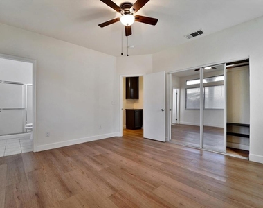 5055 Teixeira Way - Photo Thumbnail 8