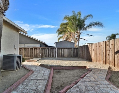 5055 Teixeira Way - Photo Thumbnail 7