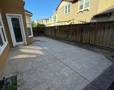 220 N Lafayette St - Photo Thumbnail 14