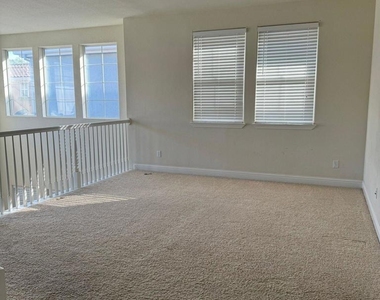 220 N Lafayette St - Photo Thumbnail 5