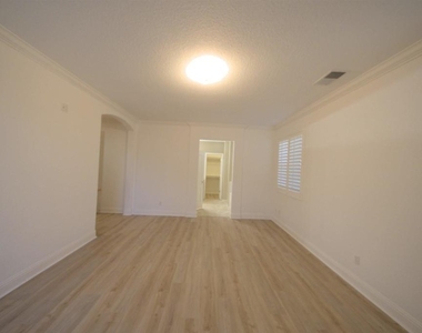 7 Diamondwood Ct - Photo Thumbnail 14