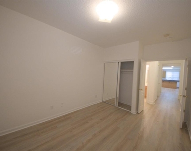 7 Diamondwood Ct - Photo Thumbnail 23