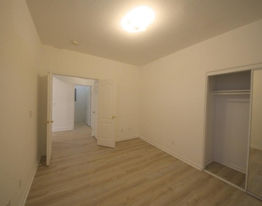 7 Diamondwood Ct - Photo Thumbnail 32