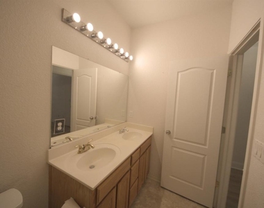 7 Diamondwood Ct - Photo Thumbnail 26