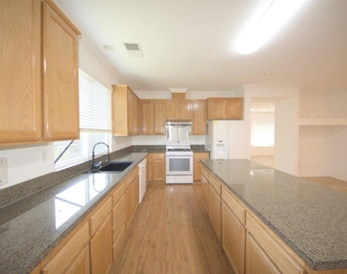 7 Diamondwood Ct - Photo Thumbnail 7