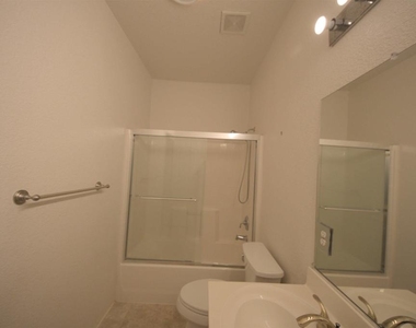7 Diamondwood Ct - Photo Thumbnail 25