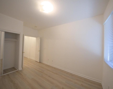 7 Diamondwood Ct - Photo Thumbnail 24