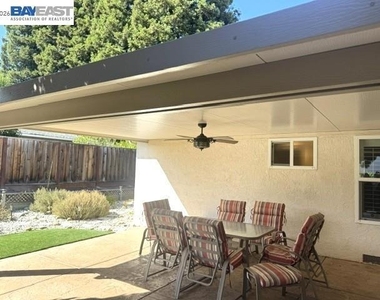 300 Kingsley Pl - Photo Thumbnail 18