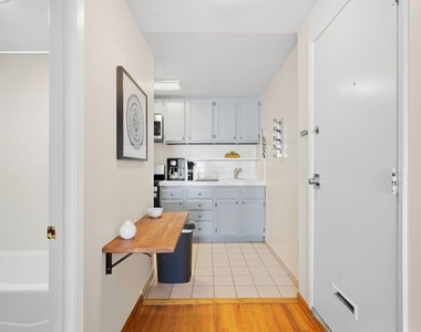 16 Clubhouse Avenue - Photo Thumbnail 7